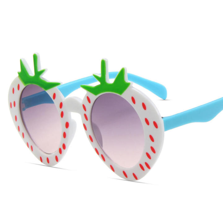 Durable%20Children%20sunglasses%20Comfortable%20Retro%20Lightweight%20Cartoon%20strawberry%20glasses%20Lovely%20UV%20protection%20Boys%20Girls%20tide%20eyeglasses%20for%20Outdoor%20activities%20Beach%20vacations%20Summer%20fashion%20Kids'%20-%20Image%207