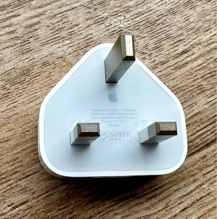 Apple%20Original%205W%20USB%20Power%20Adapter%20-%20Image%204