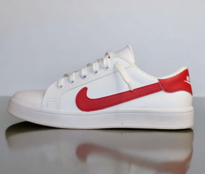 Fashionable%20Casual%20White%20Shoes%20for%20Men%20and%20Women%20-%20White%20&%20Red%20Edition%20-%20Image%202