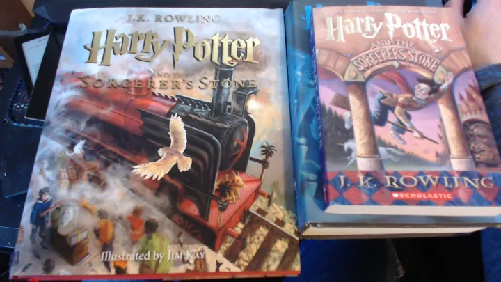 Harry%20Potter%20and%20the%20Sorcerer's%20Stone:%20The%20Illustrated%20Edition%20(Harry%20Potter,%20Book%201)%EF%BC%8CJ.K.%20Rowling%20-%20Image%202