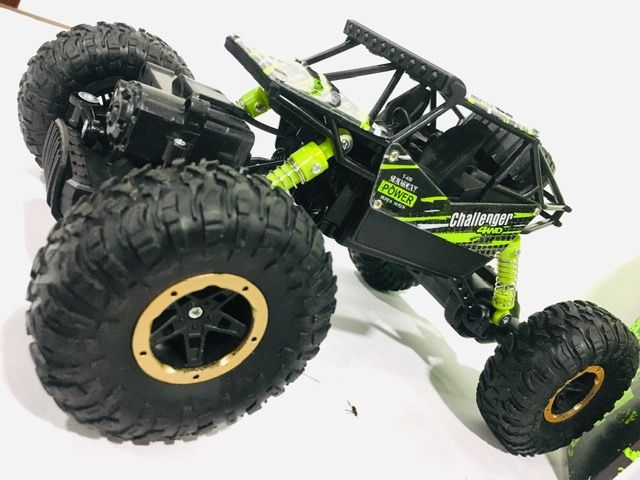 4WD%20Off%20Road%20Metal%20Rechargeable%20Monster%20Rock%20Crawler%20Car%20Truck%20Buggy%20Jeep%20Giant%20Rock%20Climber%202.4Ghz%201%20to%2014%20Scale%20Luxury%20Design%20High%20Quality%204%20Wheel%20Off%20Road%20Full%20Function%20-%20Image%204
