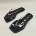 Fashionable slippers  And Stylish High Quality Ladies Flat Slipper - Multicolour. 