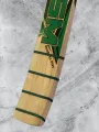 Softball Cricket Bat Low Weight. 
