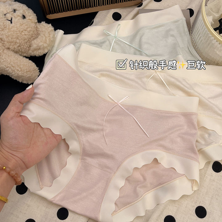 Chen%20Zhiyou%20Cream%20Skin%20Feeling%20Soft%20Glutinous%20Underwear%20Women's%20Big%20Elastic%20Mid-Waist%20Hip%20Bag%20Simple%20Purified%20Cotton%20Crotch%20Cloud%20Briefs%20-%20Image%203