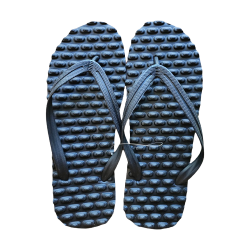 Home%20and%20Outdoor%20Durable%20flip%20flops%20Rubber%20Slippers%20for%20Ladies%20and%20boys%20new%20design%20-%20Image%202
