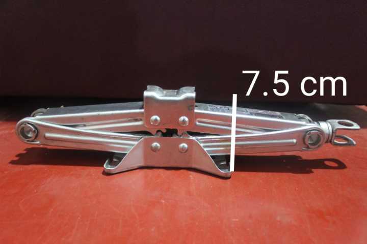 1000KG%20%20Vehicle%20Scissor%20Jack%20%20JAPAN%20(%20Cars%20,vans,%20mini%20lorries%20)%20-%20Image%202