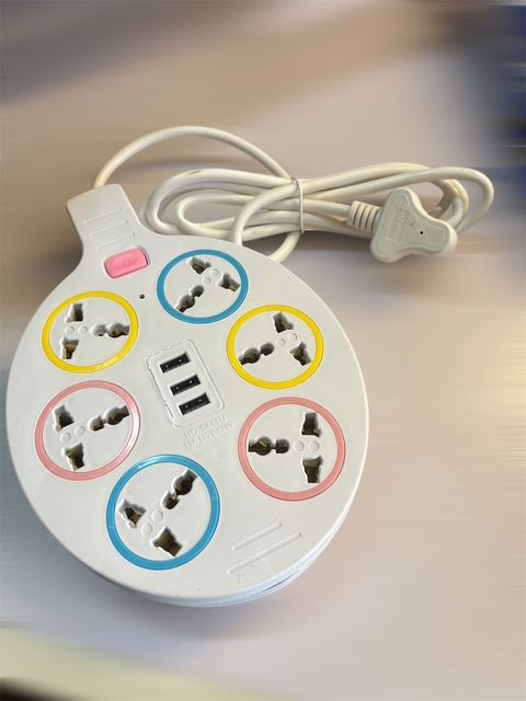 Smart%20Multi%20Socket%20Extension%20Wire%20with%20USB%20Universal%20Socket%20-%20Image%203