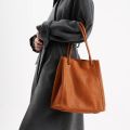Qiu Zhen Genuine Leather Bucket Bag for Women, Crossbody Commuter Large Capacity Tote Bag, Niche Vegetable Tanned Top Layer Cowhide Bag. 