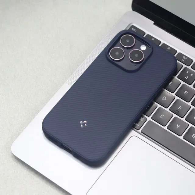 Spigen%20mag%20armor%20(magfit)%20for%20Apple%20phone%20case%20for%20iPhone%2012%2013%2014%20Pro%20Max%20magnetic%20protective%20case%20for%20iPhone%2015%20Pro%20Max%20case%20-%20Image%208