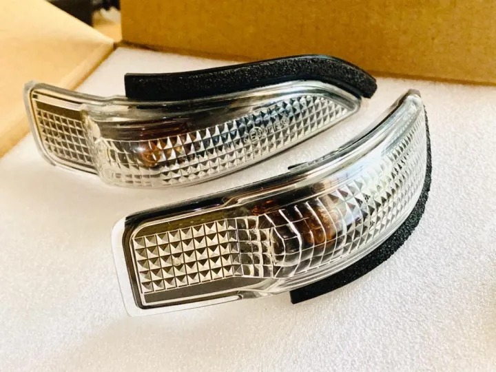Toyota%20Side%20Mirror%20Winker%20Signal%20Light%20for%20AQUA,%20AXIO,%20ALLION,%20PREMIO,%20VITZ,%20COROLLA,%20CAMRY%20(left%20-%20passenger%20side)%20-%20Image%204
