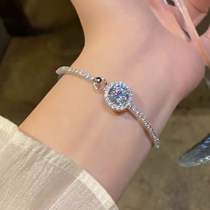 RIVA%20Korean%20Ins%20Trendy%20Pearl%20Bracelet%20For%20Women,%20Unique%20Design,%20Versatile%20And%20Stylish,%20Couple'S%20Bracelet,%20Hand%20Accessory%20-%20Image%207