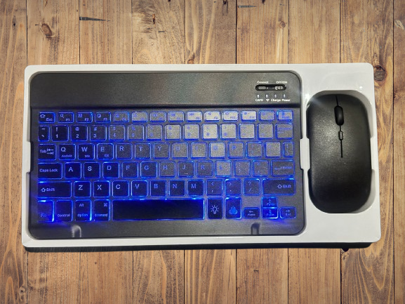 Ultra-Slim%20Wireless%20Bluetooth%20Keyboard%20and%20Mouse%20Combo,%20Rechargeable,%20Compact,%20Multi-OS%20Compatible%20-%20New%20-%20Image%209