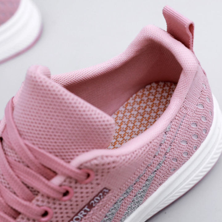 Autumn%20New%20Fly%20Mesh%20Hollow%20Sneakers%20Women's%20Breathable%20Old%20Beijing%20Cloth%20Shoes%20Women's%20Shoes%20Women's%20Summer%20Mom%20Shoes%20-%20Image%204