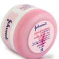 Johnsons 24 Hour Moisture Soft Cream 200ml. 