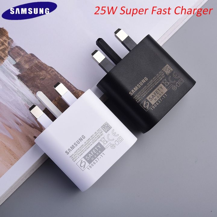 Samsung%2025W%20Super%20Fast%20Charging%20USB-C%203%20Pin%20Travel%20Adapter%20-%20Image%204