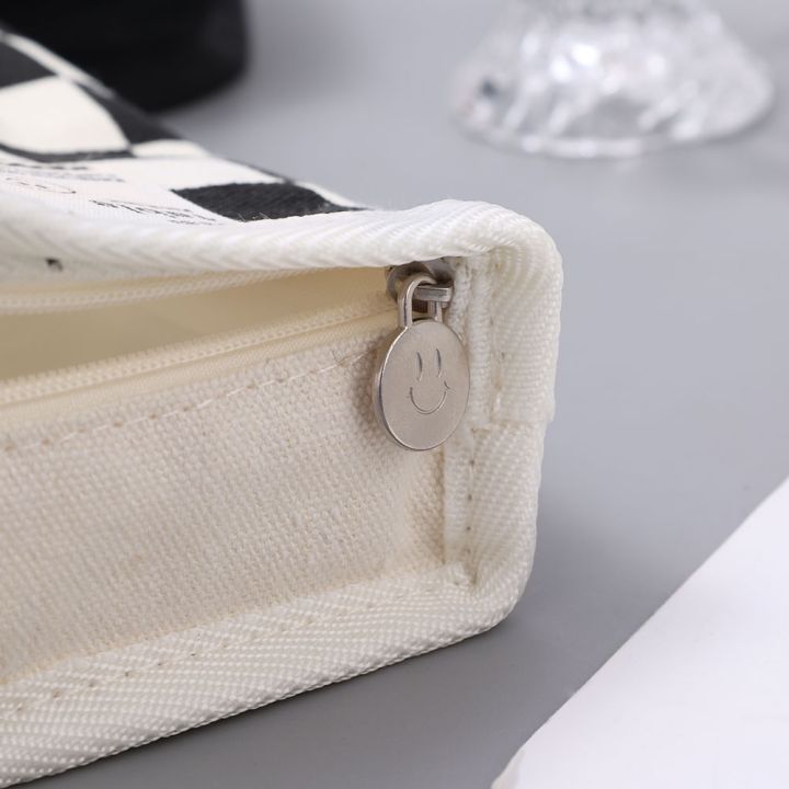 Multifunctional%20Stationery%20Storage%20Bag%20Black%20White%20Checkerboard%20Pattern%20Zipper%20Bag%20Large%20Capacity%20Canvas%20Pencil%20Case%20Portable%20Travel%20Makeup%20Tool%20Organizer%20-%20Image%206