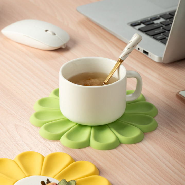 Coasters%20Placemat%20Cute%20Daisy%20Coaster%20Bowl%20Pad%20Tea%20Coaster%20Bar%20Cup%20Mat%20Silicone%20Coaster%20Cup%20Mat%20Creativity%20Coaster%20-%20Image%203