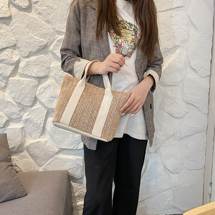 Handcrafted%20design%20Wicker%20handbag%20Versatile%20Eco-friendly%20Bohemian%20style%20Beach%20straw%20bag%20Lightweight%20Natural%20material%20Rattan%20basket%20bag%20for%20Beach%20vacation%20Poolside%20accessory%20Summer%20Picnic%20Casual%20outing%20-%20Image%202