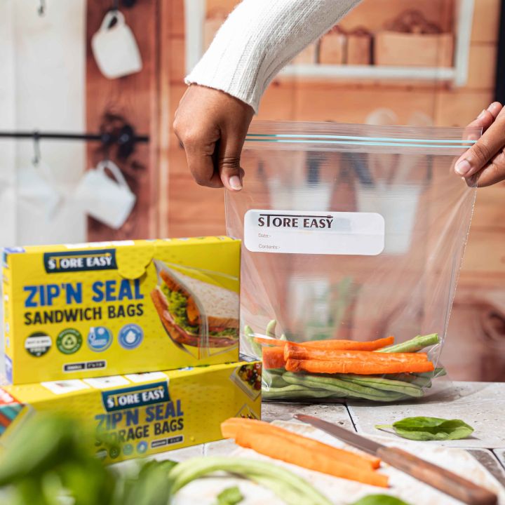 Easy%20Zip%20N%20Seal%20Resealable%20Ziplock%20Storage%20Bags%20Large%20(15pcs)%20Durable,%20Airtight,%20Multi-Purpose%20Food%20&%20Household%20Storage%20Solution%20-%20Image%202