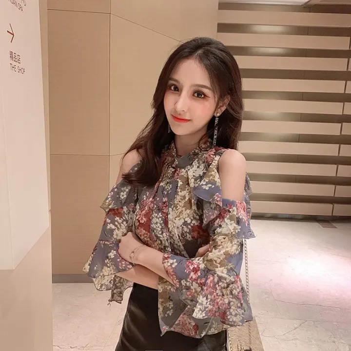 off-the-Shoulder%20Floral%20Chiffon%20Blouse%20Women's%20Summer%20Wear2023New%20Fashionable%20Korean%20Style%20Temperament%20Shirt%20Loose%20Bell%20Sleeve%20Top%20-%20Image%203