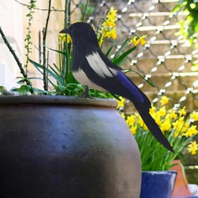 Magpie%20Simulation%20Bird%20Realistic%20Lifelike%20Artificial%20Bird%20Figurine%20Statue%20For%20Outdoor%20Lawn%20Photography%20Prop%20Garden%20Art%20-%20Image%204