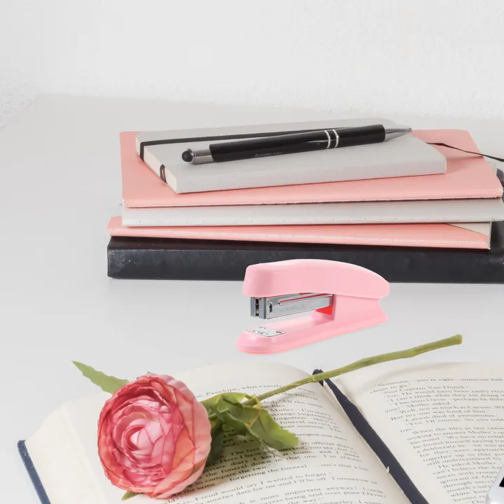 Stapler%20Small%20Desk%20Office%20Desktop%20Supplies%20Essentials%20Metal%20Handheld%20Staplers%20Bulk%20-%20Image%204