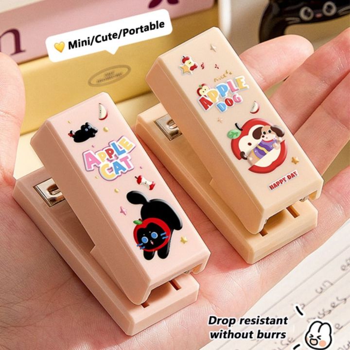 New Dachshund/Black Cat Stapler Use 24/6 Staples Mini Portable Manual Stapling Machine Labor-saving Portable Heavy Duty Stapler Bookbinding Supplies