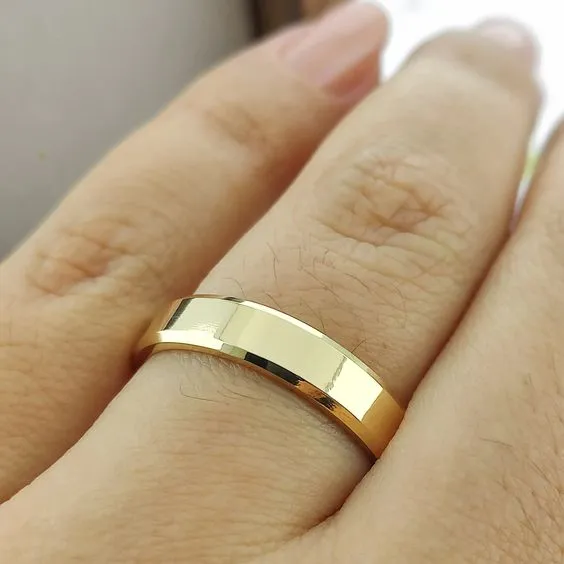 18k%20Gold%20Plated%20Tungsten%20Ring%20-%20Beveled%20Edge%20Wedding%20Band%20-%20Image%204