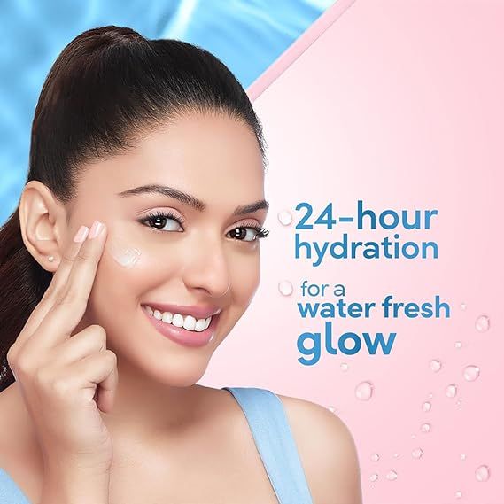Pond%E2%80%99s%20Super%20Light%20Gel%20Oil%20Free%20Moisturiser%20With%20Hyaluronic%20Acid%20+%20Vitamin%20E%20(200ml)%20-%20Image%204