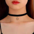 Collar Neckle Rhinestone Heart Dangle Clavicle Neckle. 