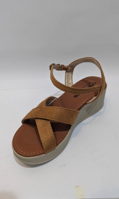 Comfy%20Shoe%20Criss-Cross%20Sandals%20-%20Image%205
