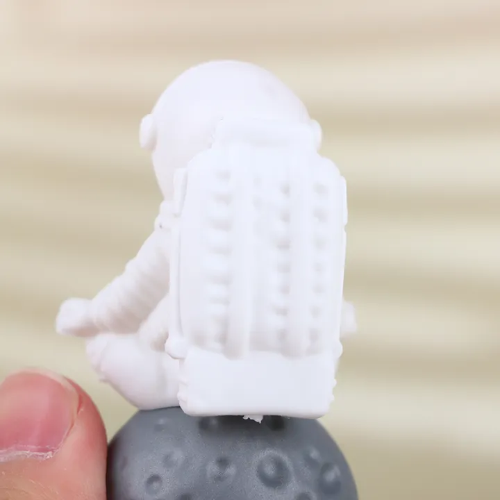 3/4Pcs%20Astronaut%20Figure%20Statue%20Figurine%20Spaceman%20Sculpture%20Educational%20Toy%20Desktop%20Home%20Decor%20Astronaut%20Model%20For%20Kids%20Gift%20Moyao%20-%20Image%207