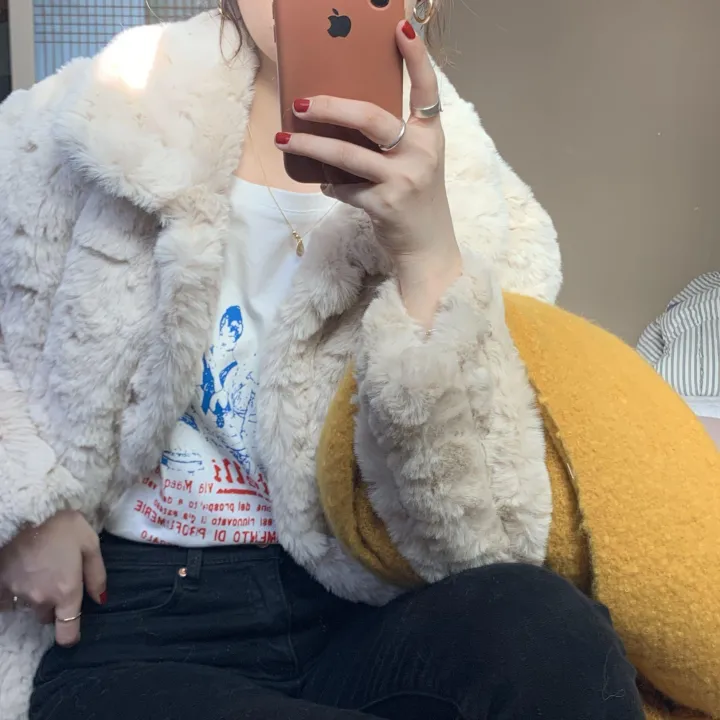 Plush%20Coat%20Women%20HEYGIRL%20Black%20Brother%20Same%20Style%20Faux%20Rabbit%20Fur%20Short%20Korean%20Style%20Autumn%20and%20Winter%20New%20Fur%20Coat%20for%20Women%20-%20Image%206