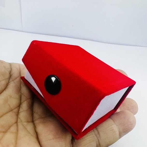 BOOM BOOM Red color velvet Pendant box with Butten lock Pendant Gift Boxes, Jewelry Display box