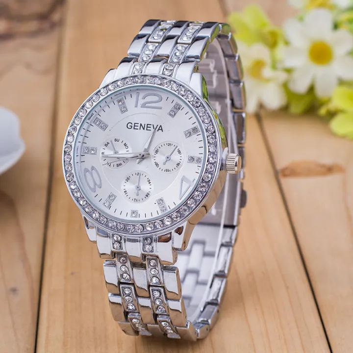 Geneva%20Ladies%20Watch%20-%20Luxury%20Fashion%20Quartz%20Watch%20with%20Crystal%20Accents%20-%20Available%20in%20Rose%20Gold,%20Gold,%20Silver%20-%20Includes%20Box%20-%20Image%208