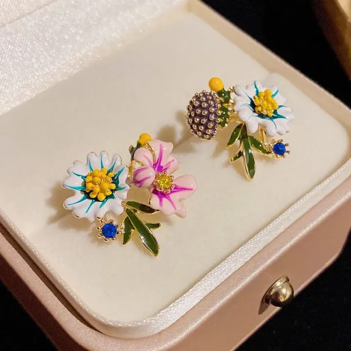 Bridal%20Daisy%20Flower%20Korean%20INS%20Women%20Stud%20Earring%20Drip%20Glaze%20Wedding%20French%20Party%20Asymmetry%20Stud%20Earrings%20Girls%20Elegant%20Ladies%20-%20Image%204
