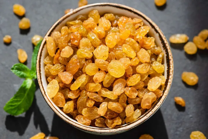 Golden%20Raisins%201Kg%20-%20Image%202