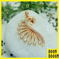 ESH Stylish Rich Look Good Quality Gold Plated King Size New Hansa Theme Pendant With Stone For Women. 