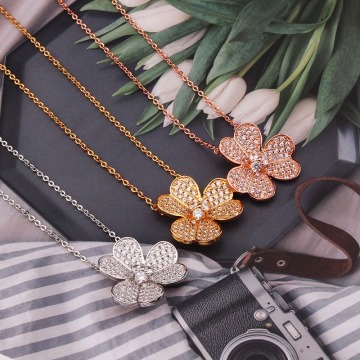 VCA%20Clover%20Necklace%20for%20Women%20Fashion%20Rose%20Gold%20Pendant%20-%20Image%203