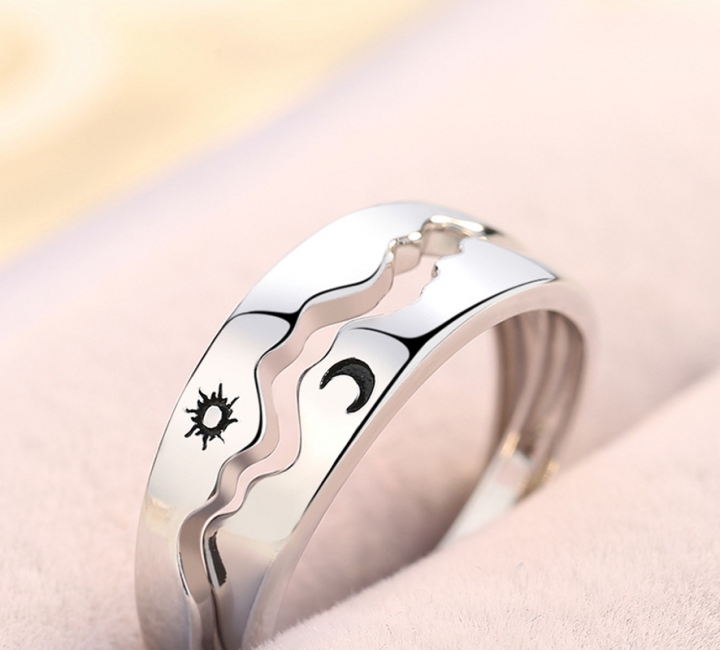 1Pair%20Sun%20Moon%20Matching%20Couple%20Rings%20Friendship%20Lover%20Open%20Adjustable%20Rings%20Set%20Minimalist%20Engagement%20Wedding%20Rings%20Lovers%20-%20Image%206