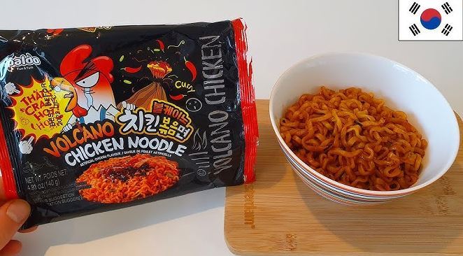 Paldo%20VOLCANO%20CHICKEN%20NOODLES%20140g%20-%20Image%202