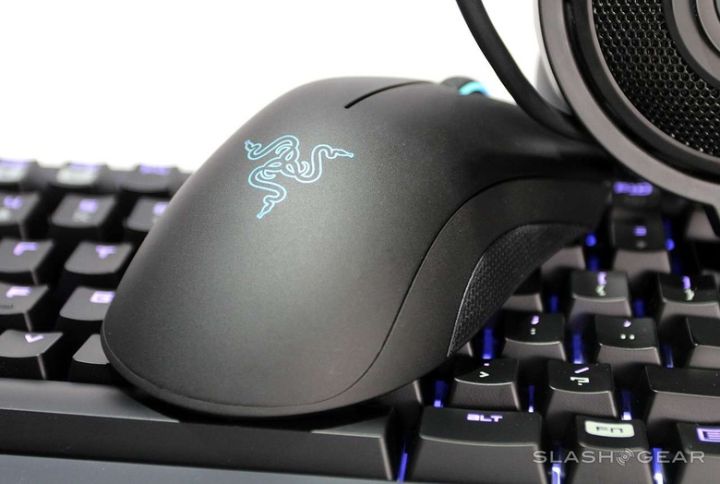 Razer%20DeathAdder%20Chroma%20Gaming%20Mouse%20Review%20-%20Image%204