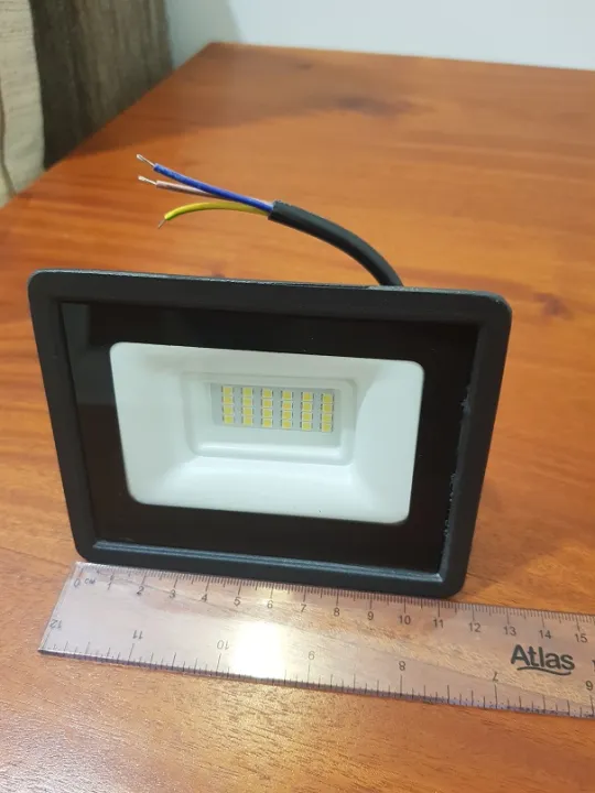 LED%20Flood%20Lights%20-%20New%20Design%20Water%20Proof%20IP66%2020w%20-%20Image%204