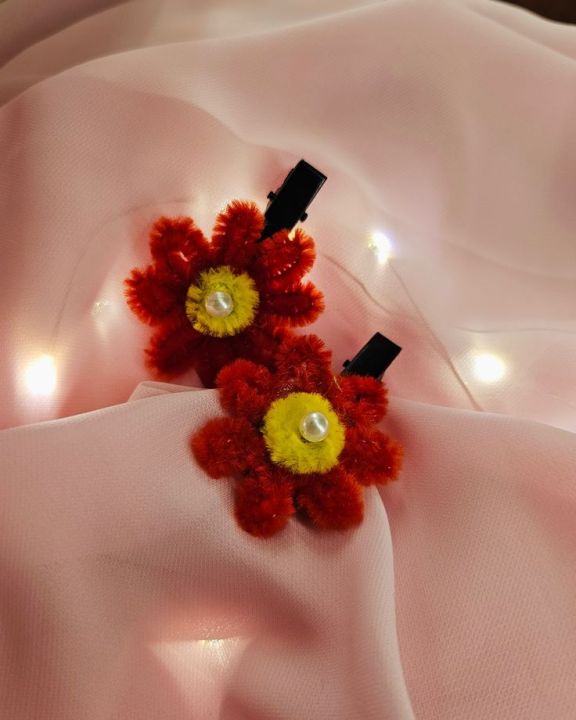 2 Pcs Pipe Cleaner Hair Clips – Handmade | Cute | Lightweight | Perfect Gift 🎀