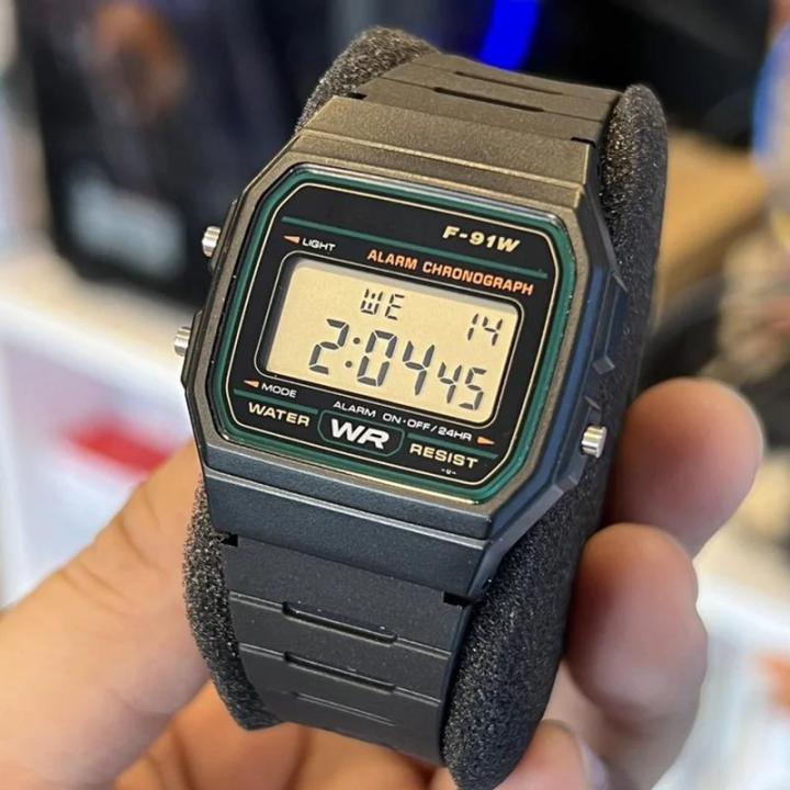 LED%20Digital%20Watch%20F91W%20Women%20Men%20Vintage%20Silicone%20Strap%20Wristwatches%20for%20Sports%20Square%20Wrist%20Band%20Alarm%20Clock%20Couple%20Ladies%20Gift%20-%20Image%204