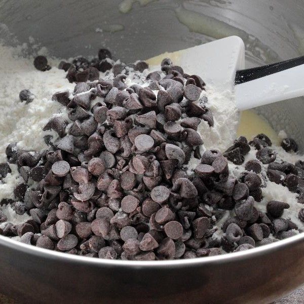 Dark%20Chocolate%20Chips%201kg%20-%20Image%203