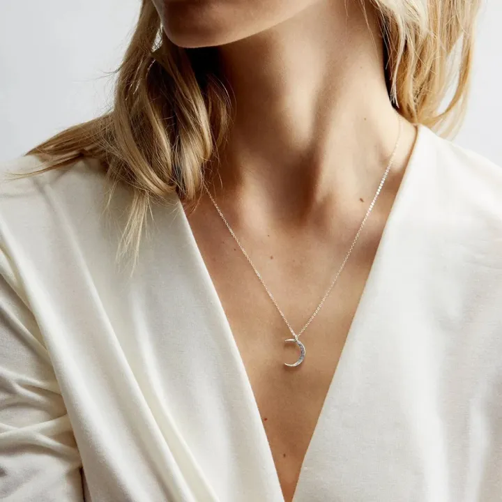 Simple%20Retro%20Crescent%20Moon%20Star%20Necklace%20Charm%20Chain%20Women%20Titanium%20Steel%2018K%20Gold%20Plated%20jewelry%20-%20Image%203