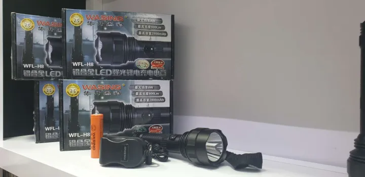 Rechargeable%203%20Lighting%20Modes%20Cree%20XML%20U2%20LED%20Flashlight%20WASING%20WFL-H8%20(800LM,%20Li-ion%20batteries%20pack,%20Black)%20-%20Image%205