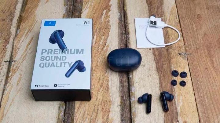 HAYLOU%20W1%20TWS%20IN-EAR%20EARPHONES%20-%20Image%202