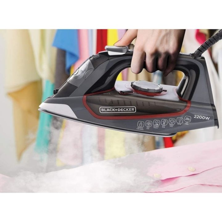 Black%20&%20Decker%202200W%20Steam%20Iron%20X2050-B5%20-%20Image%203